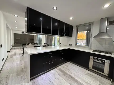 Casa en Venta en La Comarca, USD 360.000