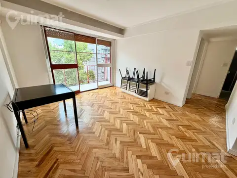 Semi piso RECICLADO - 4 Amb c/ Balcon - Av. Corrientes y Bulnes - Bajas expensas