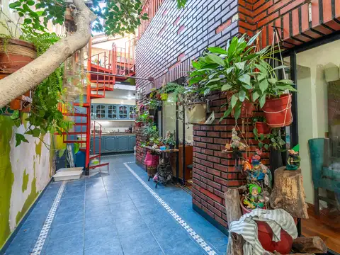 PH 4 Ambientes Sin Expensas y con Patio. No es apto crédito
