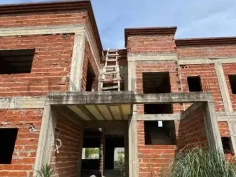 Casa en Venta en Maquinista F Savio, USD 100.000