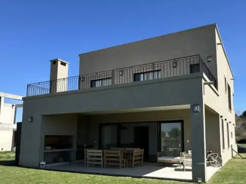Casa en Venta de 5 dormitorios