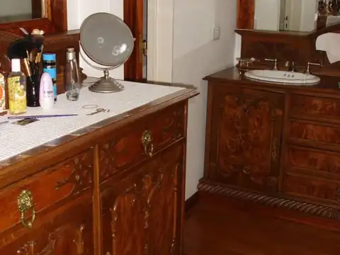 Casa en Venta con 3 cocheras