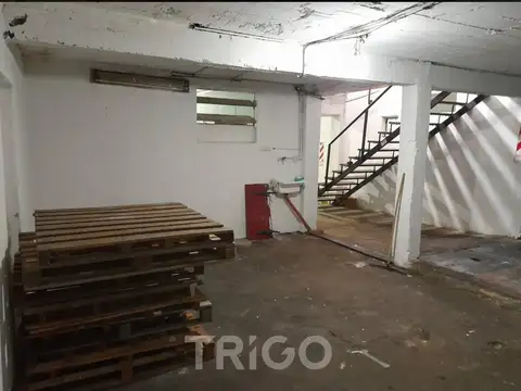 Galpon en Venta 37  mts Fondo