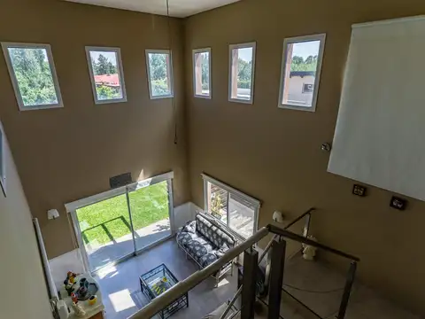 Casa en Venta con 4 cocheras