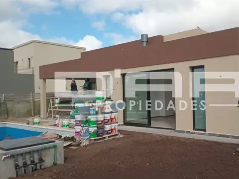 Venta casa a estrenar de 4 Ambientes - Barrio Canning Chico - Sargento Cabral 3200