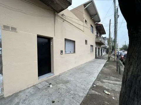 Depto Tipo Casa en Alquiler de 3 ambientes