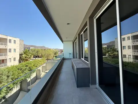 Departamento en Alquiler con 1 cocheras