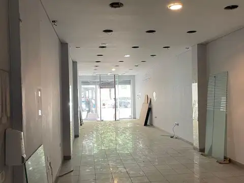 LOCAL 100 M2 EN ALQUILER  CALLE URUGUAY ENTRE LAVALLE Y TUCUMAN TRIBUNALES