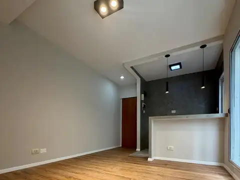 2 Ambientes con Gran Terraza a pasos de Plaza San Martin