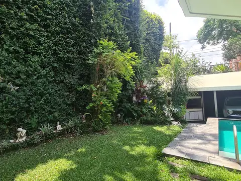 Casa 5 ambientes con 4 baños