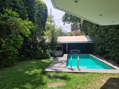 Casa en Venta con 2 cocheras