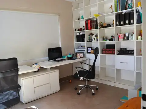 Casa 6 ambientes con 4 baños