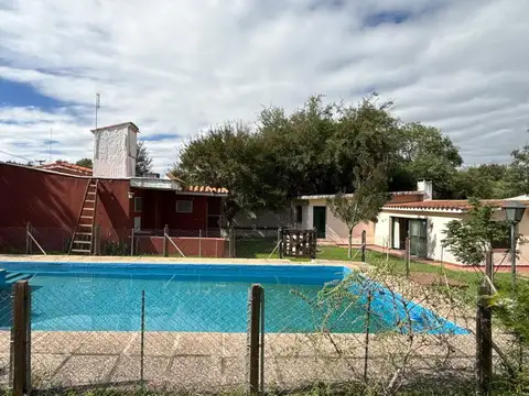 VENTA CASA 2 DORMITORIOS CON PILETA RIO CEBALLOS