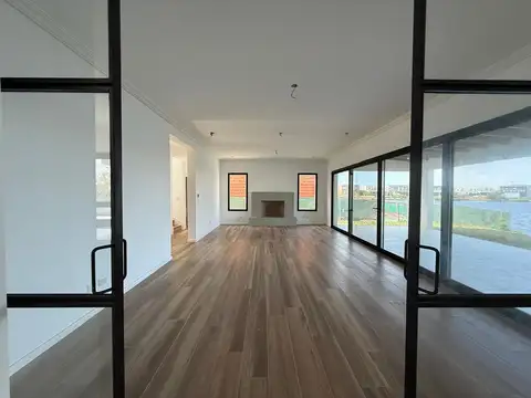 Casa en venta. Barrio Santa Ana. Villanueva. A la laguna