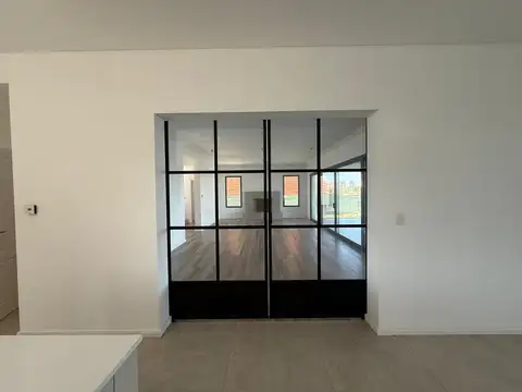 Casa 7 ambientes con 3 baños