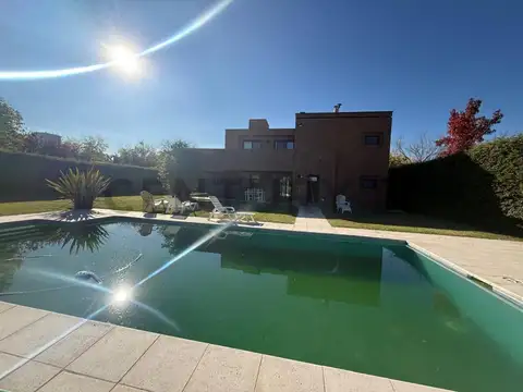 Oficina en Venta en Chacras de Coria, USD 340.000