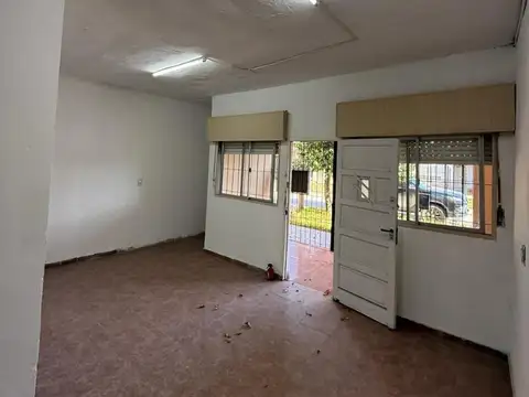 Casa en Venta en Marcos Paz, USD 80.000