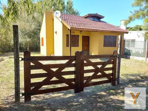 Casa 4 ambientes con 1 baño