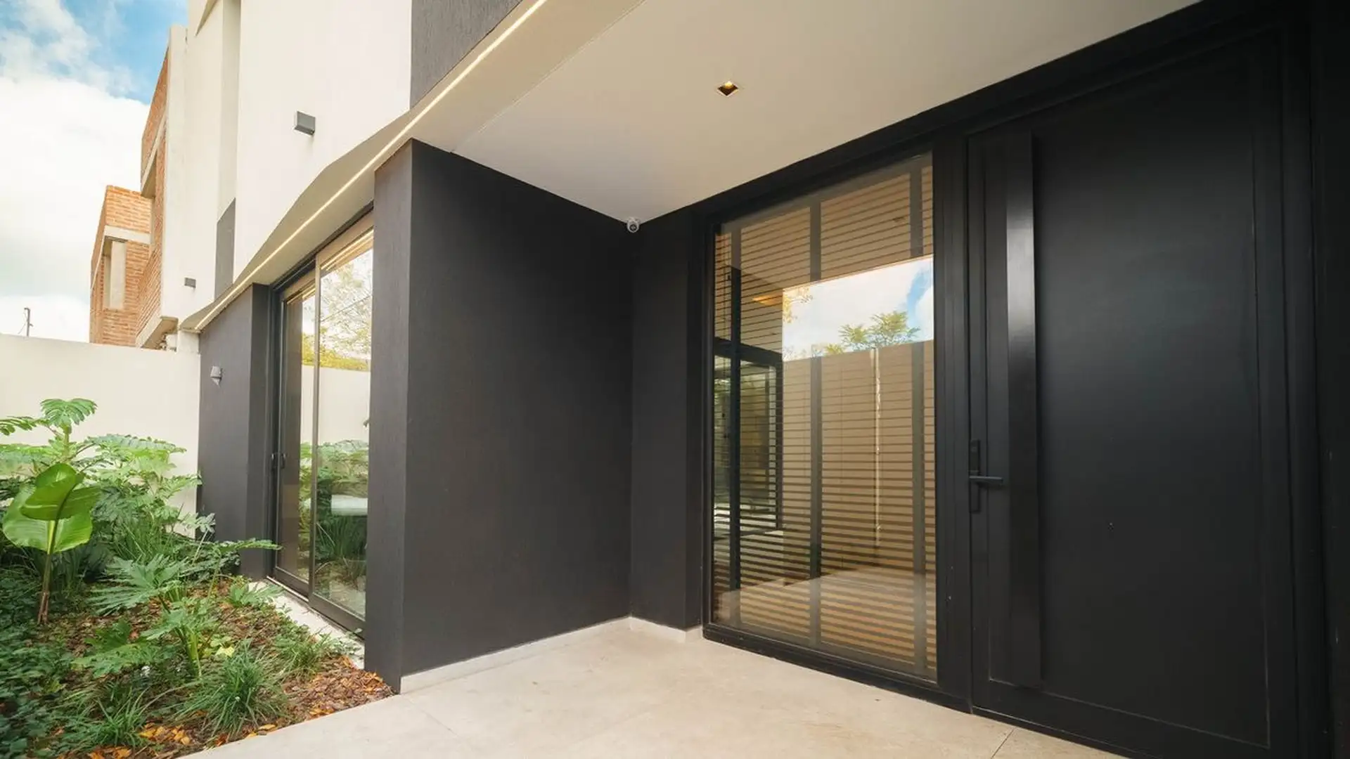 VENTA CASA A ESTRENAR 3 o 4 AMB CON PISCINA