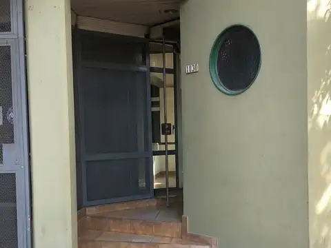 DEPARTAMENTO MONOAMBIENTE AL FRENTE CON BALCÓN  