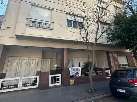 VENTADEPARTAMENTO 3 AMBIENTES QUILMES CENTRO. BAJAS EXPENSAS.
