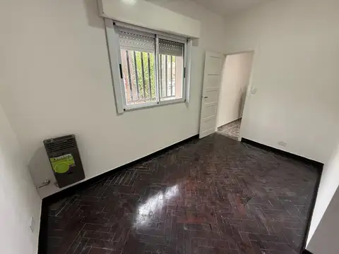 Departamento PH tipo casa con terraza (2 ambientes)