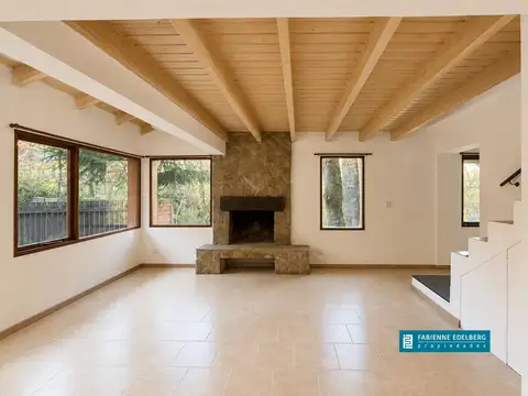 Depto Tipo Casa 4 ambientes con 2 baños