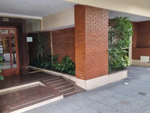 Av. Juan B Alberdi al 200