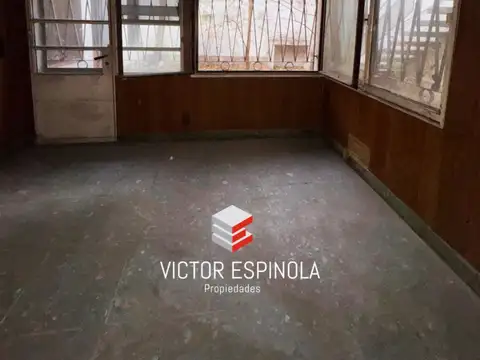 Casa en Venta a Refaccionar o Demoler sobre lote propio en Villa Lynch