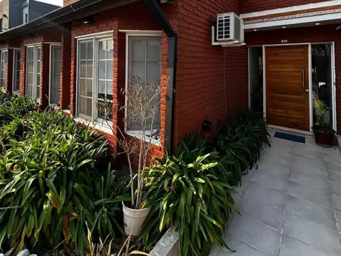 Casa 5 ambientes con 3 baños