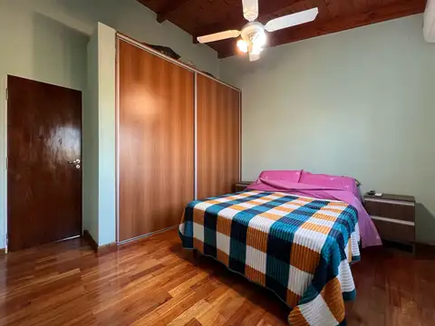 Casa 6 ambientes con 2 baños