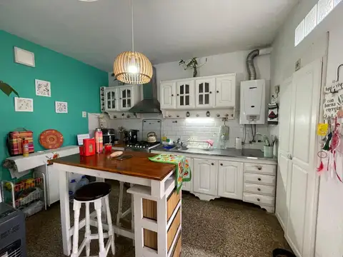 Casa en VENTA, Barrio La Salle | 3 habitaciones - 2 baños | Amplio patio