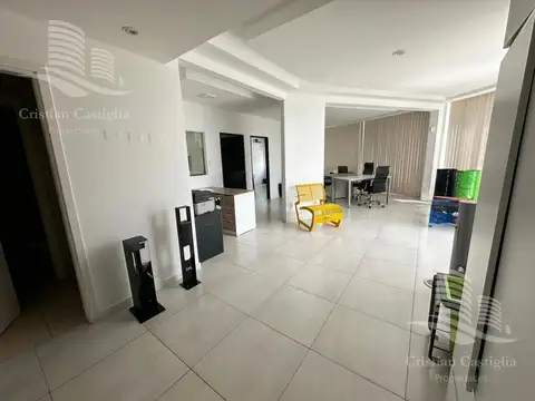 Oficina en Venta con 1 cochera