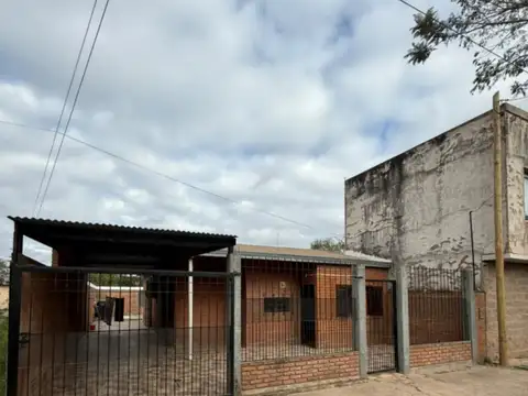 Casa en alquiler c/ cochera en San Fernando