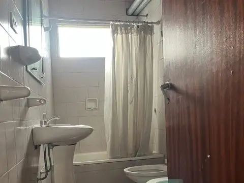 Casa Merlo Norte sobre lote de 16 x 30,14, con todos los servicios.