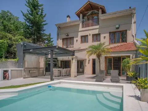 CASONA EN VENTA 7 AMB. C/DEP.AMENITIES FLORIDA