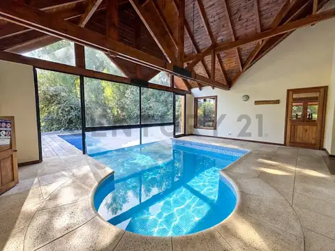 Casa en Venta con 2 cocheras