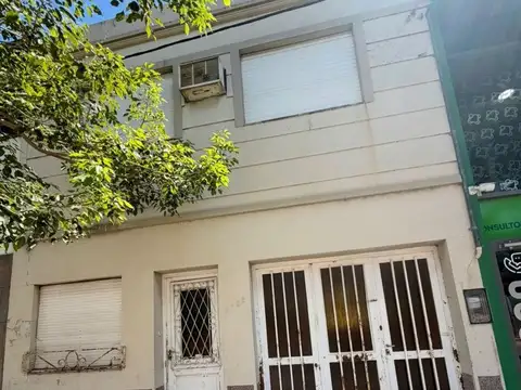 SE VENDE CASA A REFACCIONAR EXCELENTE UBICACIÓN