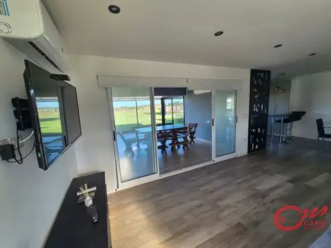 Casa 5 ambientes con 3 baños