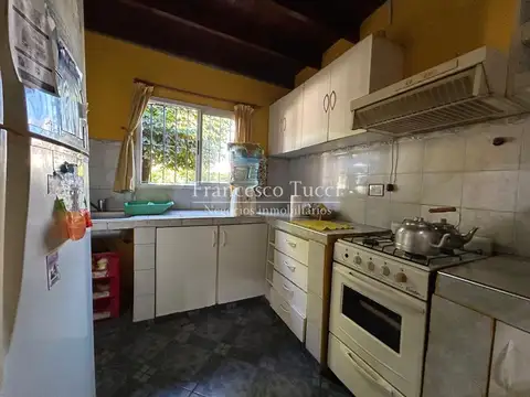 Casa 4 ambientes con 2 baños