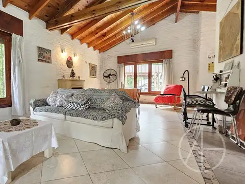 Casa en Venta con 5 cocheras