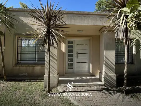CASA EN ALQUILER  4 AMBIENTES EN BARRIO PARQUE NATURA LOS CARDALES