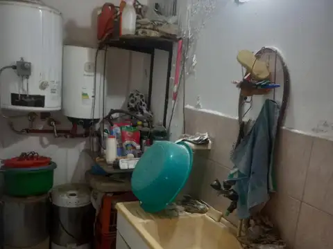 Casa para reciclar en alvarez