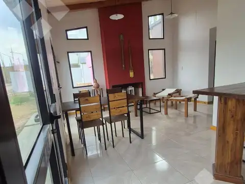 Casa 3 ambientes con 2 baños