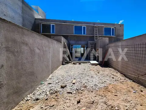 Depto Tipo Casa en Venta con 1 cocheras