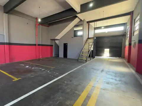 Venta Deposito Sarandi 150 m2 Oportunidad