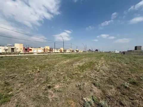 LOTE EN VENTA EN CUESTAS DE MANANTIALES APTO DUPLEX