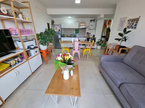 2 ambientes en Las Lomitas