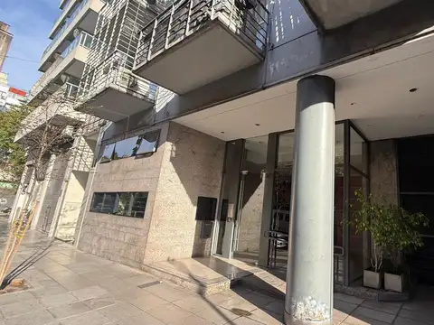Lavalle 3000, Departamento Monoambiente con Balcon al Frente y Cochera, Abasto