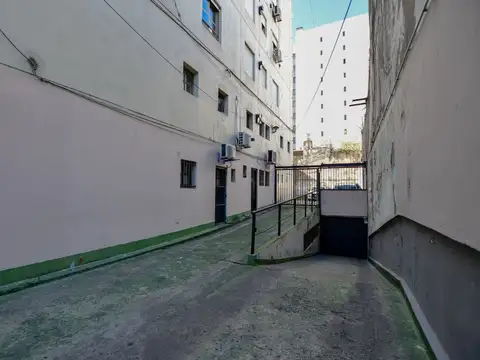 UF de 6 cocheras alquiladas y terraza